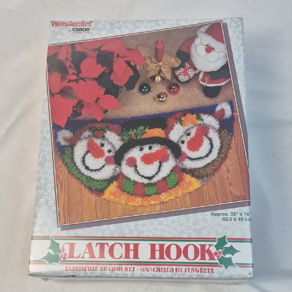 Vintage Caron Wonderart Merry Men #4680 Christmas Rug Latch Hook Kit 33"x 16"
